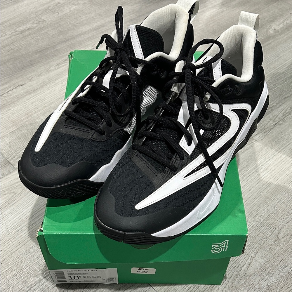 NIKE Men’s GIANNIS IMMORTALITY 3 Size 10.5 excellent condition worn once